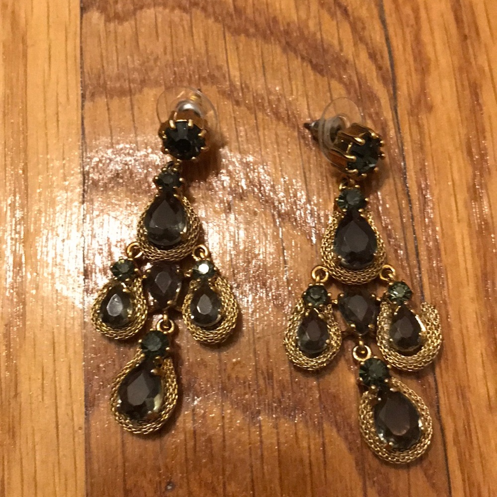 Drop earrings.